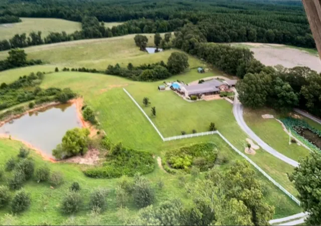 Homes for sale in Indian Mound, TN | 241 Glen Holliday Rd, Indian Mound, TN 37079 | MLS# 2980074