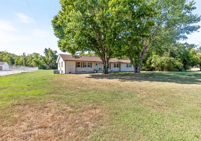 Homes for sale in Waverly, TN | 2547 Hwy 70 E, Waverly, TN 37185 | MLS# 2982094
