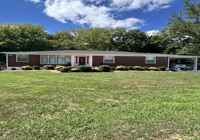 Homes for sale in Carthage, TN | 17 Turkey Creek Hwy, Carthage, TN 37030 | MLS# 2981341