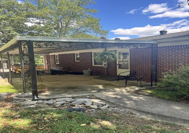 Homes for sale in Carthage, TN | 17 Turkey Creek Hwy, Carthage, TN 37030 | MLS# 2981341