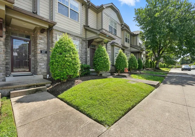 3rd image of 817 S Douglas Ave, Nashville, TN 37204 | MLS# 2989138