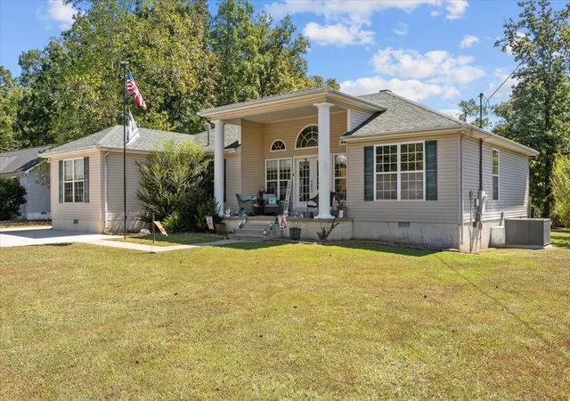 Homes for sale in Waverly, TN | 380 Station Dr, Waverly, TN 37185 | MLS# 2985458