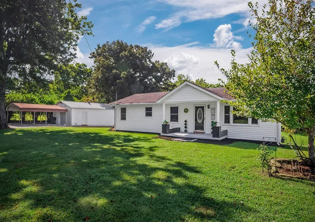 2nd image of 220 Higginbotham Road, Mc Minnville, TN 37110 | MLS# 2982340