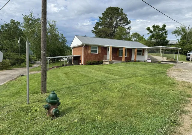 Homes for sale in Carthage, TN | 166 Old Lebanon Rd, Carthage, TN 37030 | MLS# 2987874