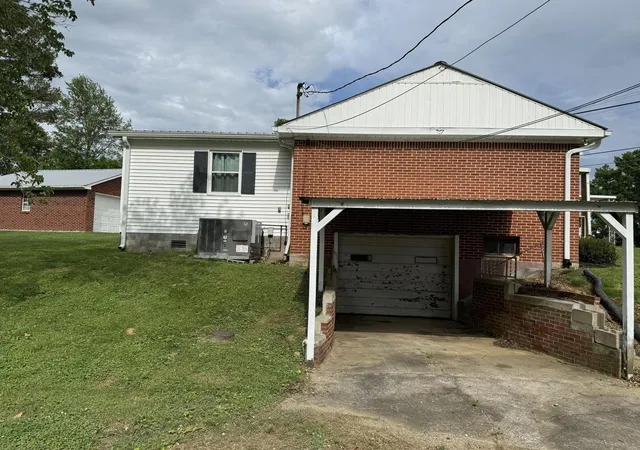 Homes for sale in Carthage, TN | 166 Old Lebanon Rd, Carthage, TN 37030 | MLS# 2987874