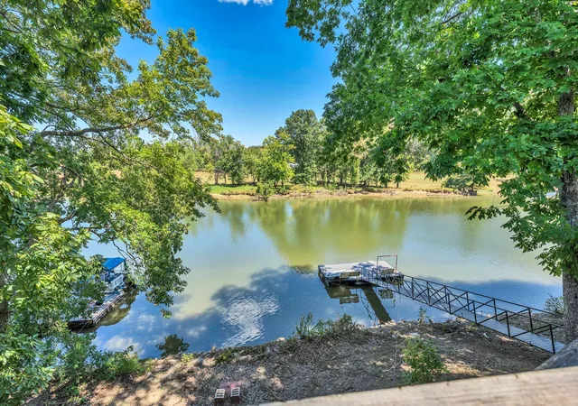 Photo 2 of Single family home for sale at 219 Beechview Dr, Clifton, TN 38425 | MLS# 2986456 | Listing updated on 2026-09-25