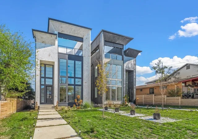 2nd image of 1304 15th Ave S, Nashville, TN 37212 | MLS# 2985822