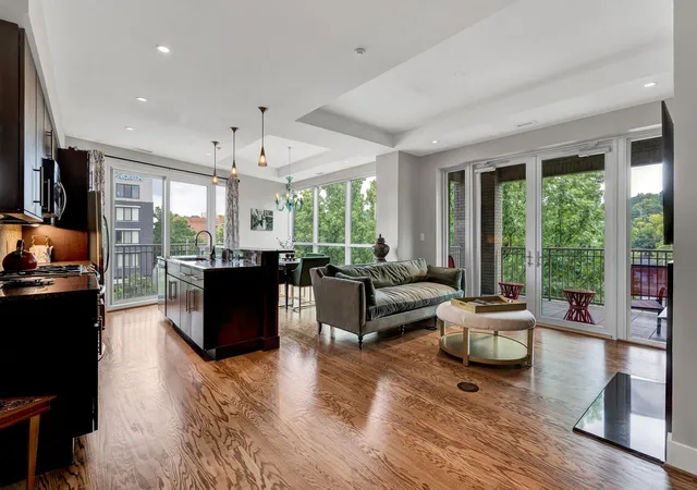 3rd image of 4 Cherokee Boulevard #326, Chattanooga, TN 37405 | MLS# 3166632