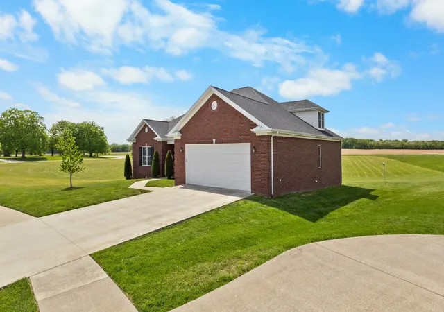 2nd image of 104 Sherinton Pl, Hopkinsville, KY 42240 | MLS# 2986679