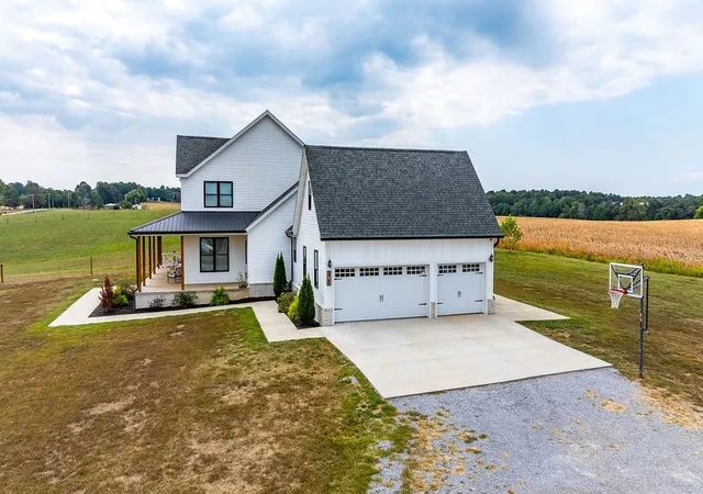 3rd image of 3765 South Rd, Cadiz, KY 42211 | MLS# 2986714