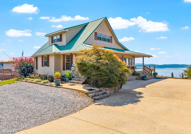 1st image of 318 Eagle Shore Dr, Dover, TN 37058 | MLS# 2993672