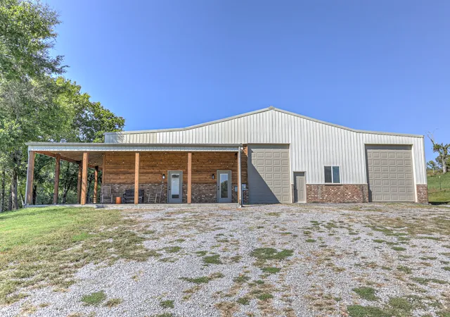 Photo 3 of Single family home for sale at 5542 SE Tater Peeler Rd, Lebanon, TN 37090 | MLS# 2990742 | Listing updated on 2026-03-06