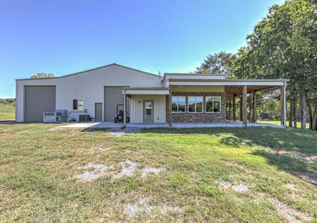 Photo 4 of Single family home for sale at 5542 SE Tater Peeler Rd, Lebanon, TN 37090 | MLS# 2990742 | Listing updated on 2026-03-06