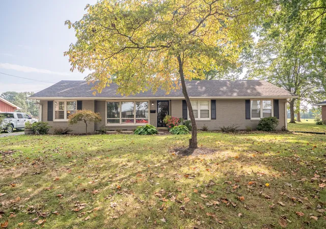1st image of 1216 Poplar Dr, Lawrenceburg, TN 38464 | MLS# 2989054