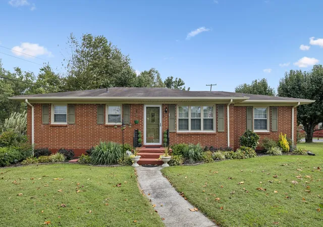 Photo 2 of Single family home for sale at 100 Fairdale Ln, Smithville, TN 37166 | MLS# 2989090 | Listing updated on 2025-10-21