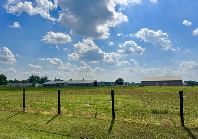 Homes for sale in Shelbyville, TN | 827 Longview Rd, Shelbyville, TN 37160 | MLS# 3000722