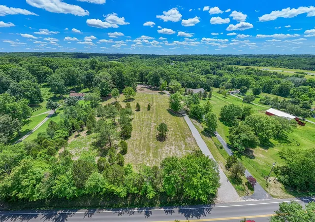 3rd image of 3017 Fairview Blvd, Fairview, TN 37062 | MLS# 2990797