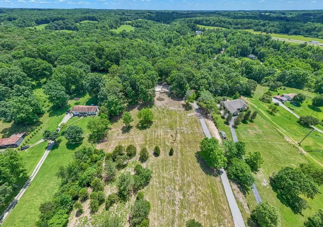 4th image of 3017 Fairview Blvd, Fairview, TN 37062 | MLS# 2990797