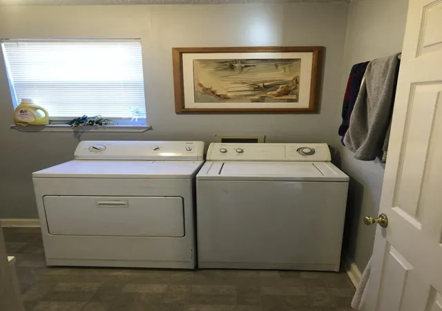 Listing Photo 2 - Condo for sale in building located at 746 Curv St, Chattanooga, TN 37405