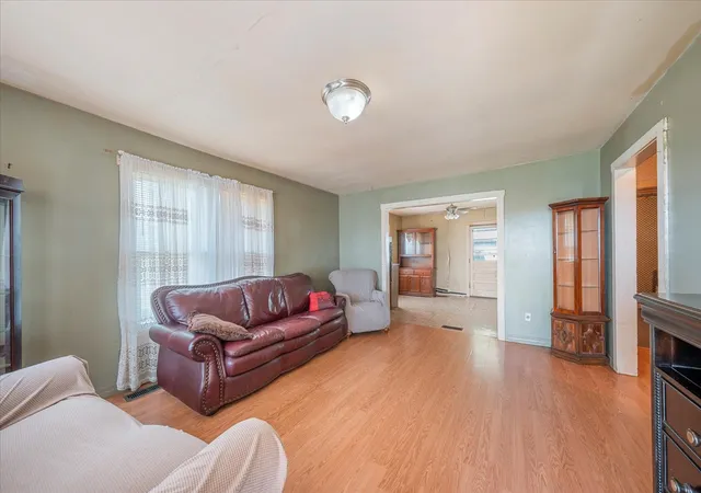 Photo 3 of Single family home for sale at 412 E College St, Summertown, TN 38483 | MLS# 2990759 | Listing updated on 2025-12-07
