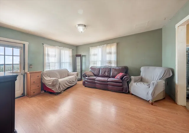 Photo 3 of Single family home for sale at 412 E College St, Summertown, TN 38483 | MLS# 2990759 | Listing updated on 2025-12-07