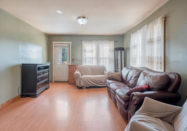 Photo 4 of Single family home for sale at 412 E College St, Summertown, TN 38483 | MLS# 2990759 | Listing updated on 2025-12-07