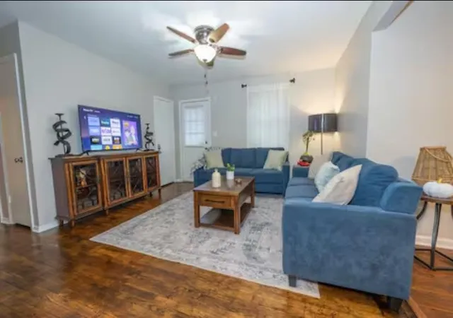 3rd image of 431 E Castle St, Murfreesboro, TN 37130 | MLS# 2990934