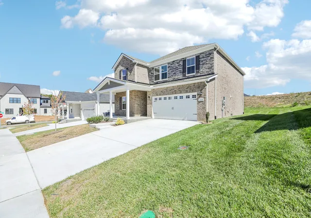Photo 3 of Single family home for sale at 284 Astoria Dr, Hendersonville, TN 37075 | MLS# 2991100 | Listing updated on 2026-10-09