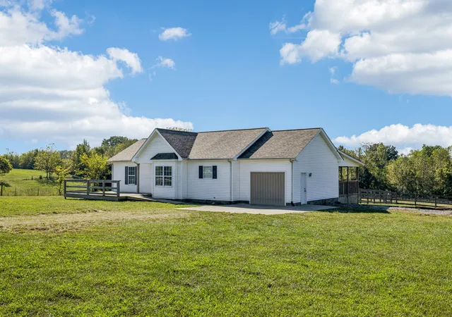 Photo 2 of Single family home for sale at 3978 Bilbrey Dr, White House, TN 37188 | MLS# 2991452 | Listing updated on 2025-12-17