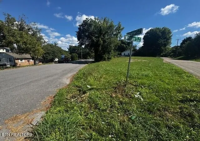 2nd image of 2739 Wilson Ave, Knoxville, TN 37914 | MLS# 2996810