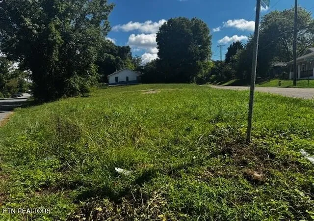 5th image of 2739 Wilson Ave, Knoxville, TN 37914 | MLS# 2996810