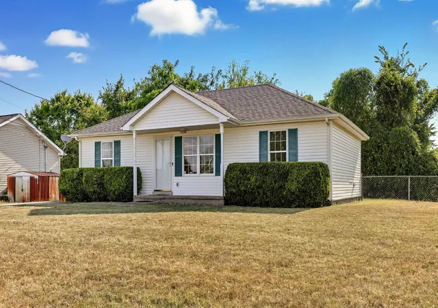 Photo 1 of Single family home for sale at 1002 Winesap Rd, Clarksville, TN 37040 | MLS# 2992310 | Listing updated on 2026-01-28