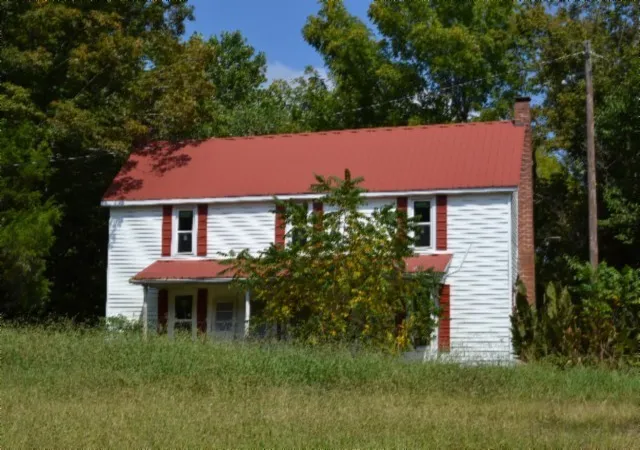 Homes for sale in Byrdstown, TN | 1046 Livingston Hwy, Byrdstown, TN 38549 | MLS# 2992404