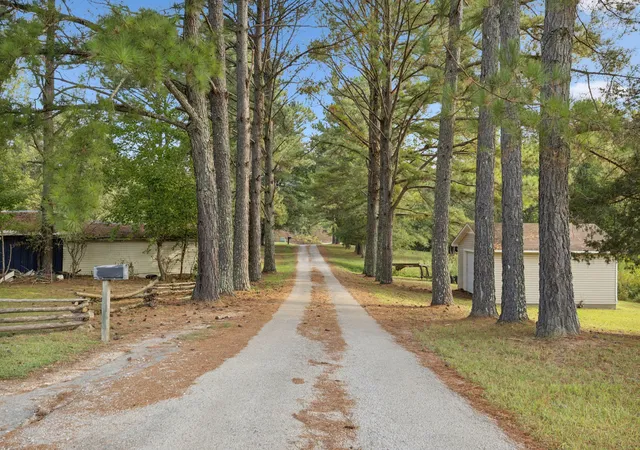 1st image of 122 Hooper Rd, Hohenwald, TN 38462 | MLS# 2993990
