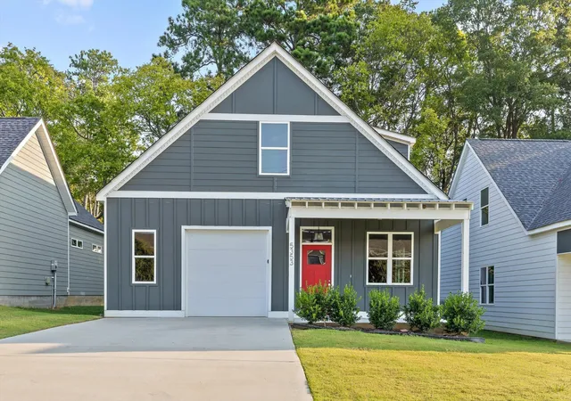 Photo 1 of Single family home for sale at 5353 Lynnland Ter, Chattanooga, TN 37411 | MLS# 2993066 | Listing updated on 2025-09-24