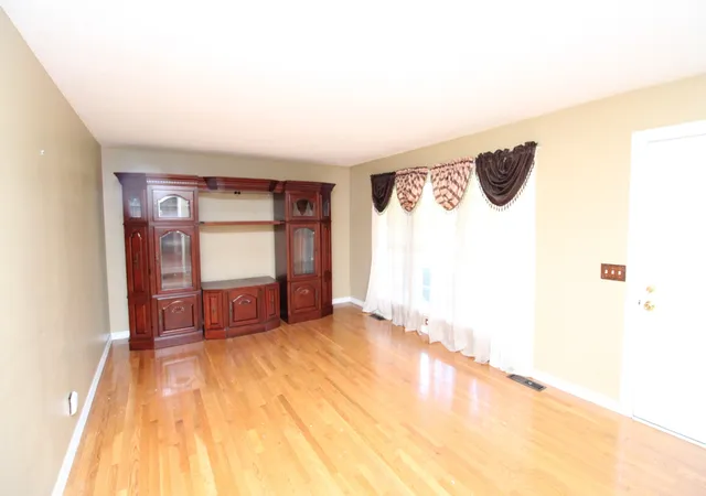 5th image of 1403 Flippin Dr, Lafayette, TN 37083 | MLS# 2998682