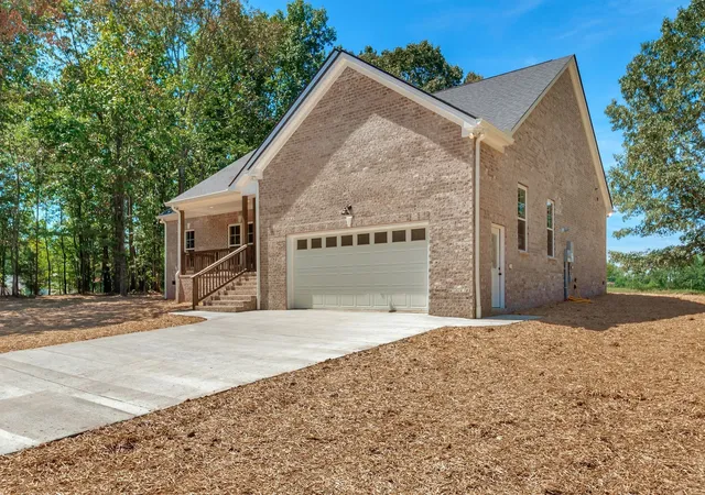 2nd image of 694 Cotton Ln, Lawrenceburg, TN 38464 | MLS# 2993998