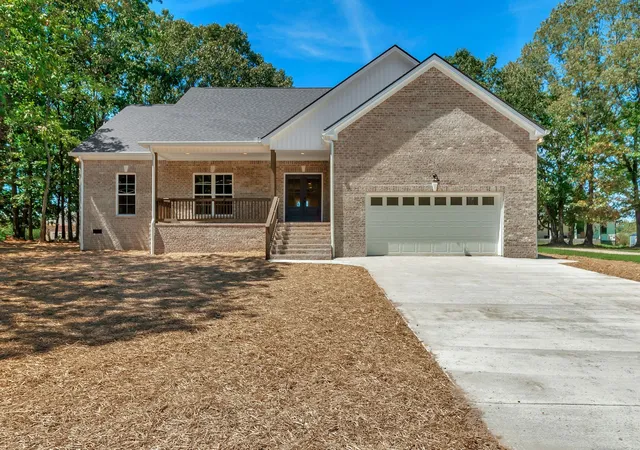 1st image of 694 Cotton Ln, Lawrenceburg, TN 38464 | MLS# 2993998
