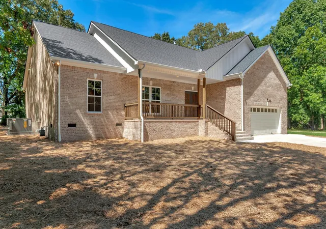 3rd image of 694 Cotton Ln, Lawrenceburg, TN 38464 | MLS# 2993998