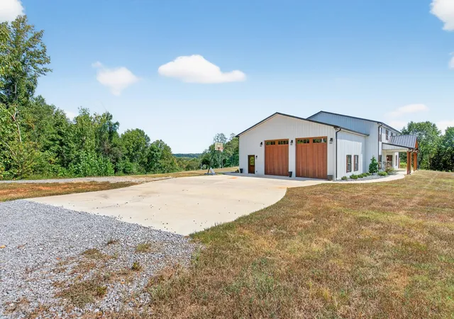 3rd image of 891 Briarwood Rd, Clarksville, TN 37040 | MLS# 2996691