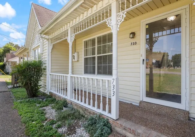 Single family home for sale at 733 Lake Ter Dr, Nashville, TN 37217 | MLS# 2995098 | Listing updated on 2025-09-16