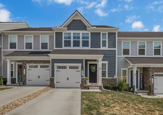 Photo 1 of Townhouse for sale at 1046 Mountain View Dr, Thompson's Station, TN 37179 | MLS# 2996495 | Listing updated on 2025-09-26