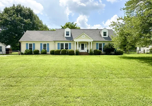 Photo 2 of Single family home for sale at 512 Riverview Dr, Franklin, TN 37064 | MLS# 2996042 | Listing updated on 2026-01-15