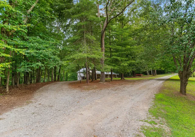 Photo 2 of Single family home for sale at 5609 Wilkins Branch Rd, Franklin, TN 37064 | MLS# 3272377 | Listing updated on 2026-10-21