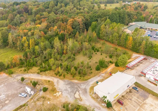 3rd image of 1112 New Hwy 52 E, Westmoreland, TN 37186 | MLS# 2996450