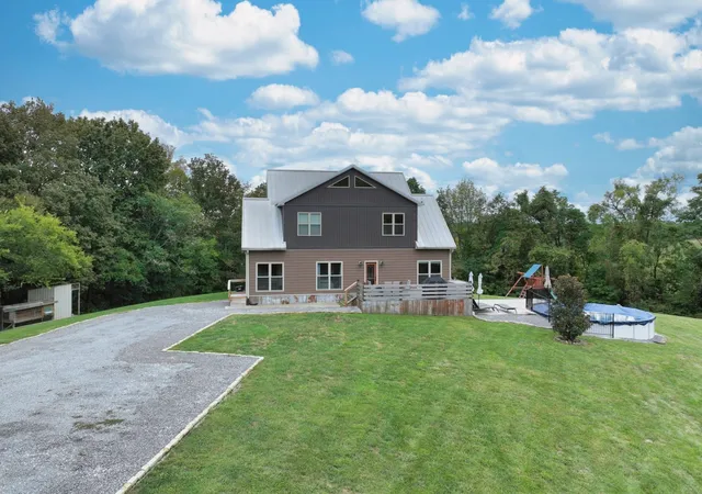 Homes for sale in Wartrace, TN | 1959 French Brantley Rd, Wartrace, TN 37183 | MLS# 3002728
