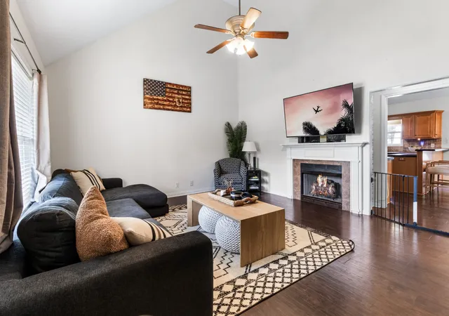 Photo 1 of Single family home for sale at 1375 Tannahill Way, Clarksville, TN 37043 | MLS# 2998376 | Listing updated on 2026-10-08