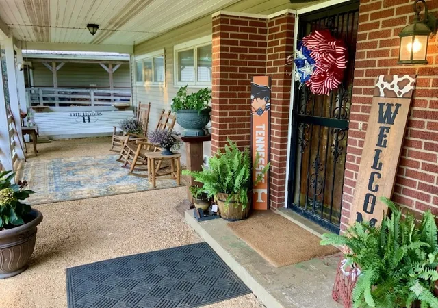 Photo 3 of Single family home for sale at 1870 N Market St, Paris, TN 38242 | MLS# 3000037 | Listing updated on 2026-10-05