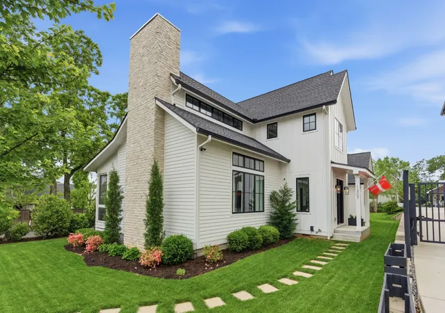 2nd image of 1207 Sweetbriar Avenue #A & B, Nashville, TN 37212 | MLS# 3168939