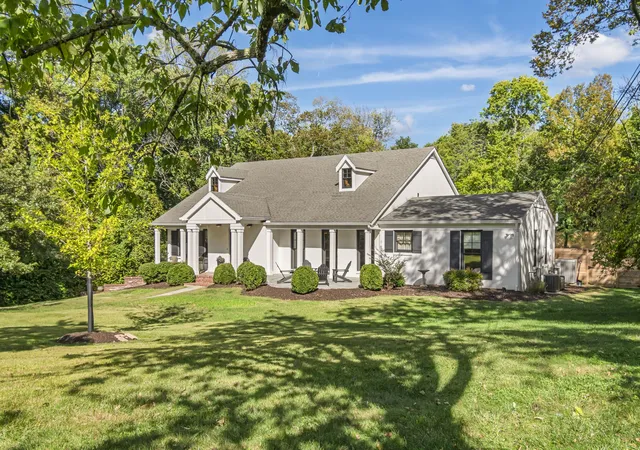 2nd image of 849 Forest Acres Dr, Nashville, TN 37220 | MLS# 3015839